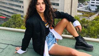 Ünlü oyuncu Cansu Tosun klip yıldızı oldu