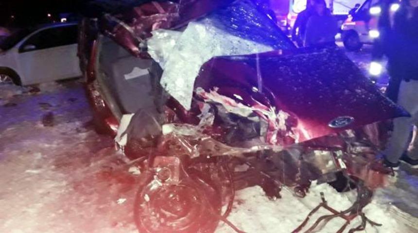 Bitlis'in Tatvan ilçesinde feci kaza! Ölü ve yaralılar var