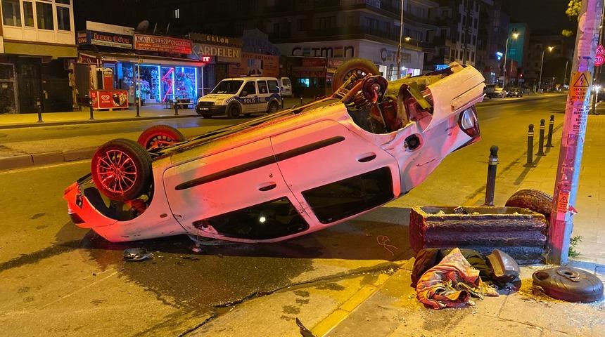 Bağdat Caddesi&rsquo;nde bir otomobil takla attı