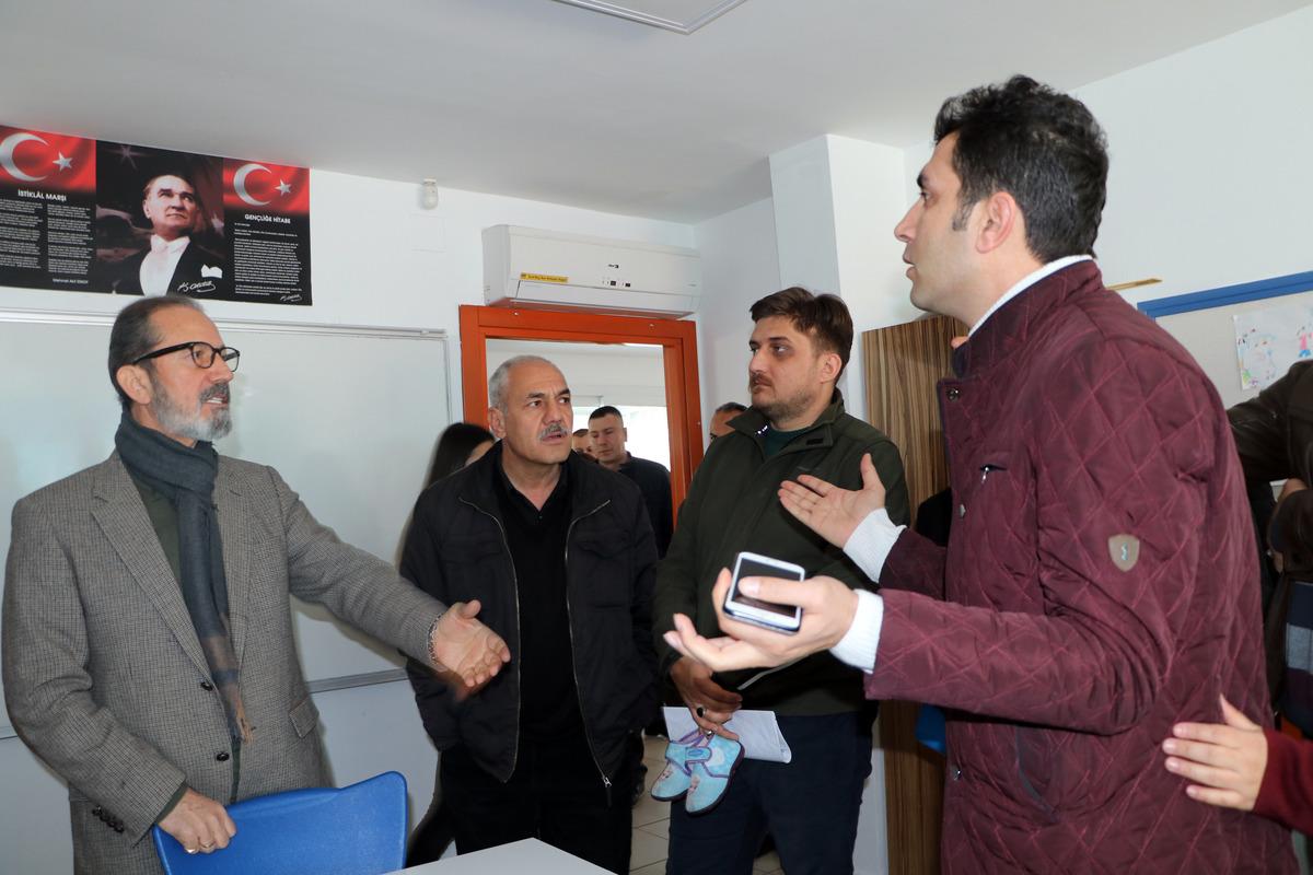 Adana'da okul sahibi iflasını a&ccedil;ıkladı, &ouml;ğrenci ve veliler mağdur oldu