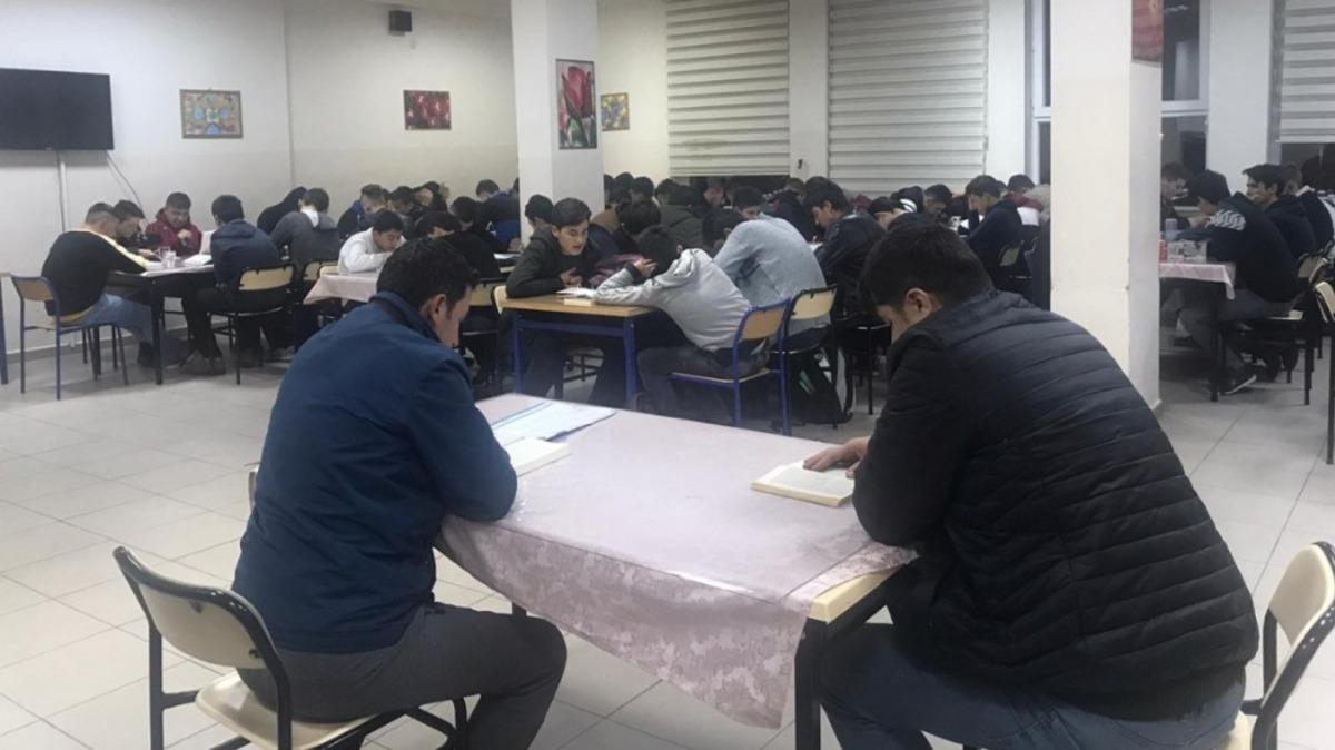 &Ouml;ğrencilerden &rsquo;&rsquo;Kitap iyi bir arkadaştır&rsquo;&rsquo; projesi