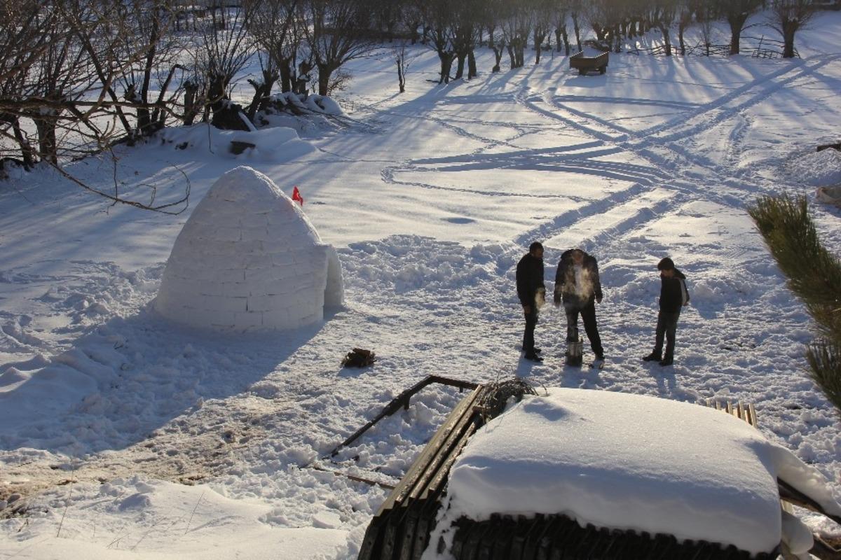 3 g&uuml;nde yaptılar, i&ccedil;inde keyif s&uuml;r&uuml;yorlar