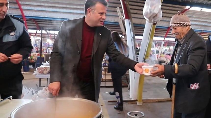 Alaşehir Belediyesinden pazarcı esnafına sıcak destek