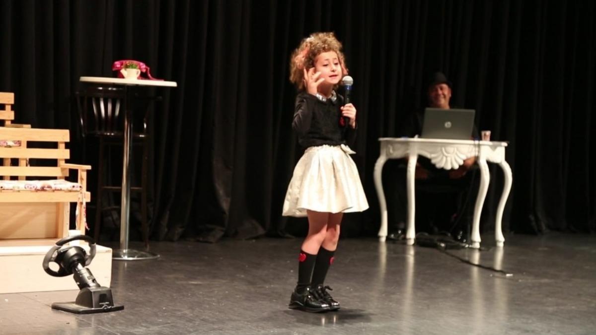 &Ouml;zel yetenekli &ccedil;ocuklardan nostaljik g&ouml;steri