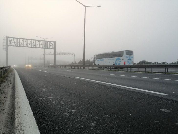 Kocaeli’de yoğun sis sürücülere zor anlar yaşattı G3
