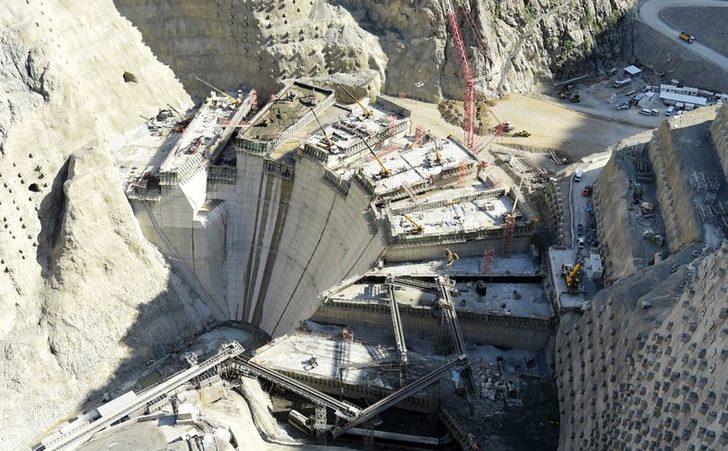 Türkiye'nin en yüksek, dünyanın ise 3. yüksek barajı Yusufeli barajında yükseklik 184 metreye ulaştı G4