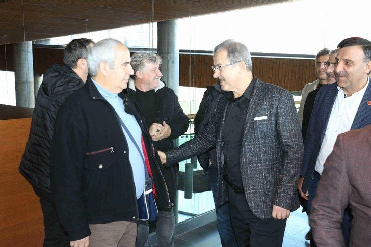 Başkan Deniz Köken İstanbullu antrenörlerle buluştu G2