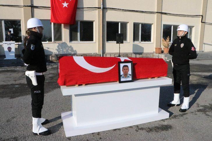 Hayatını kaybeden polis memuruna gözü yaşlı veda G4