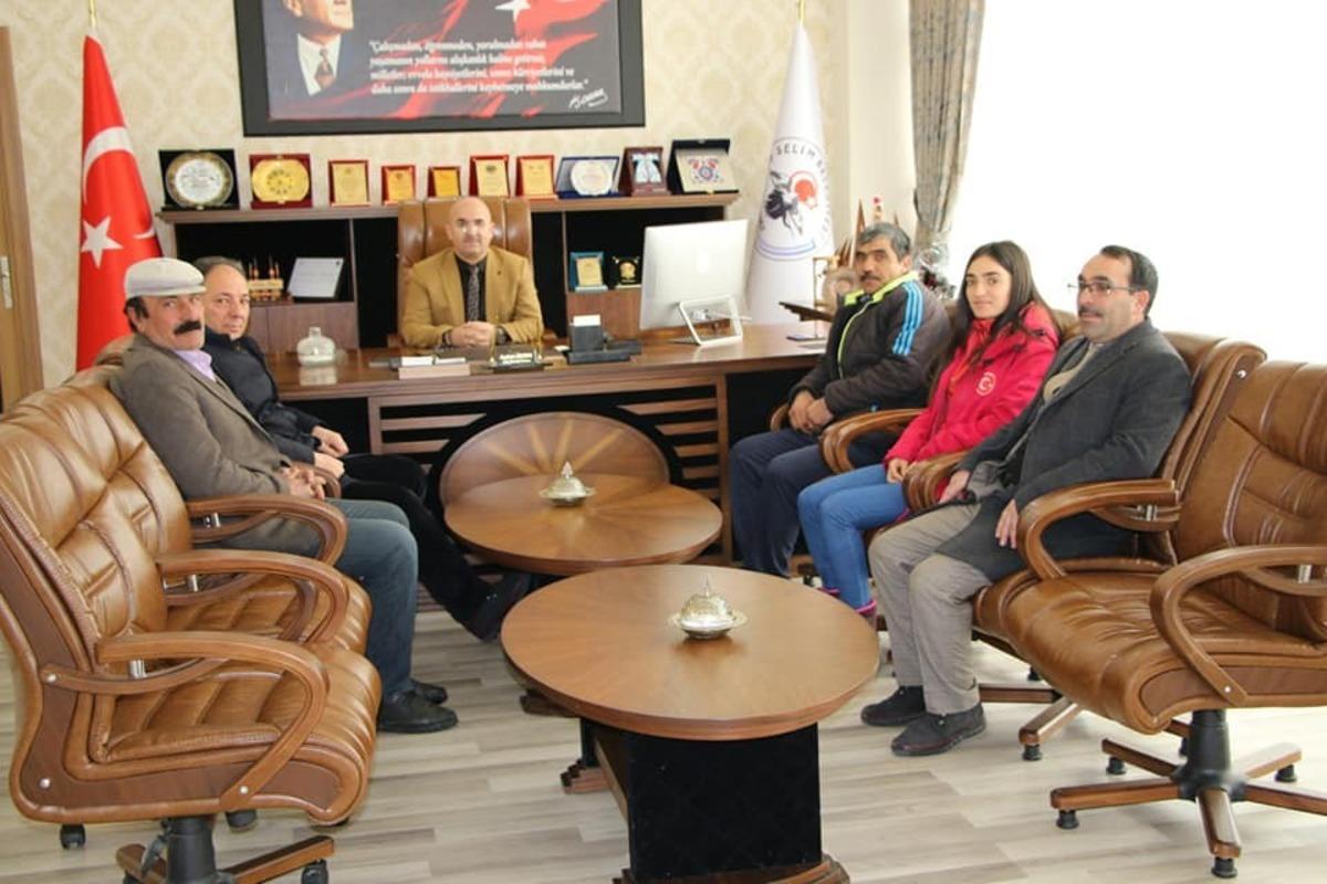 Başkan Altun milli sporcuyu makamında kabul etti