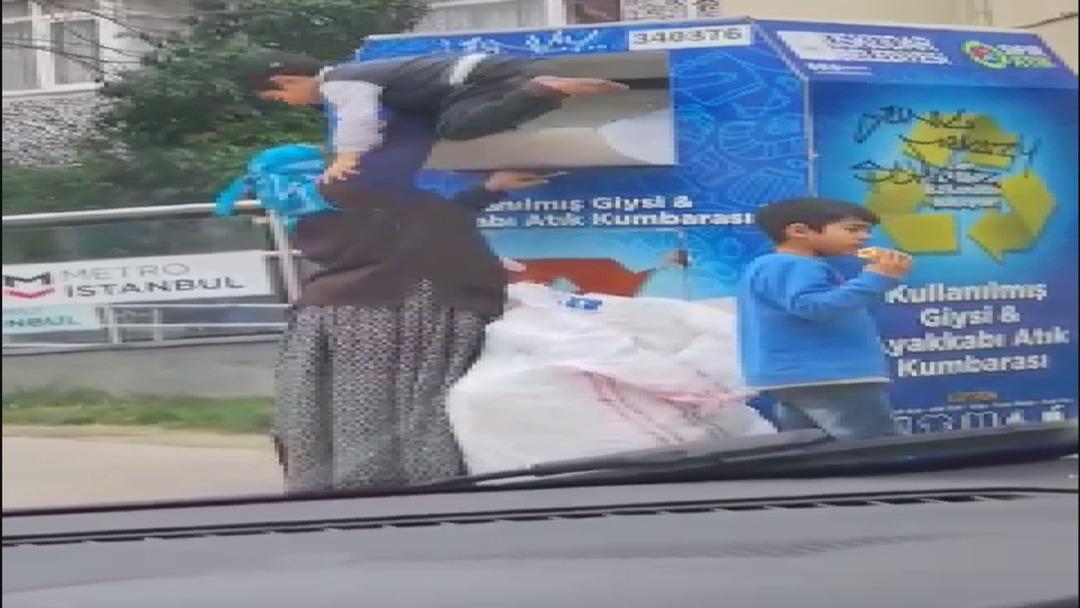 Akılalmaz y&ouml;ntem! Giysi kumbarasındaki eşyaları b&ouml;yle &ccedil;aldılar