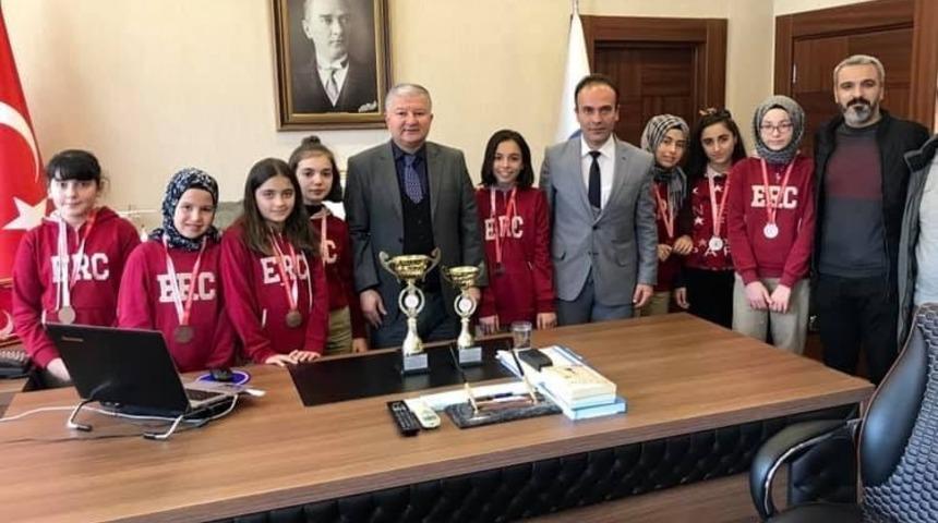 Develili &ouml;ğrenciler Okullar Arası Satran&ccedil; Turnuvası&rsquo;nda derece aldı