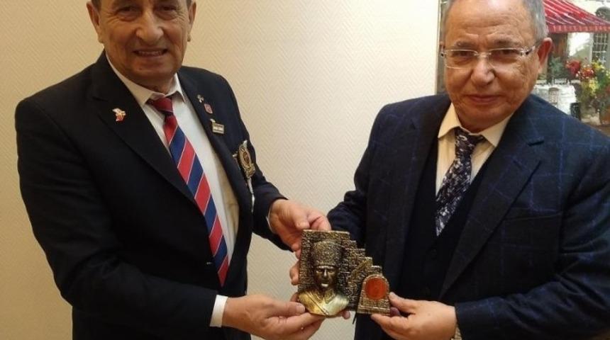 Genel M&uuml;d&uuml;r M.Naci Pekcan: "Gazilerimiz başımızın tacıdır"