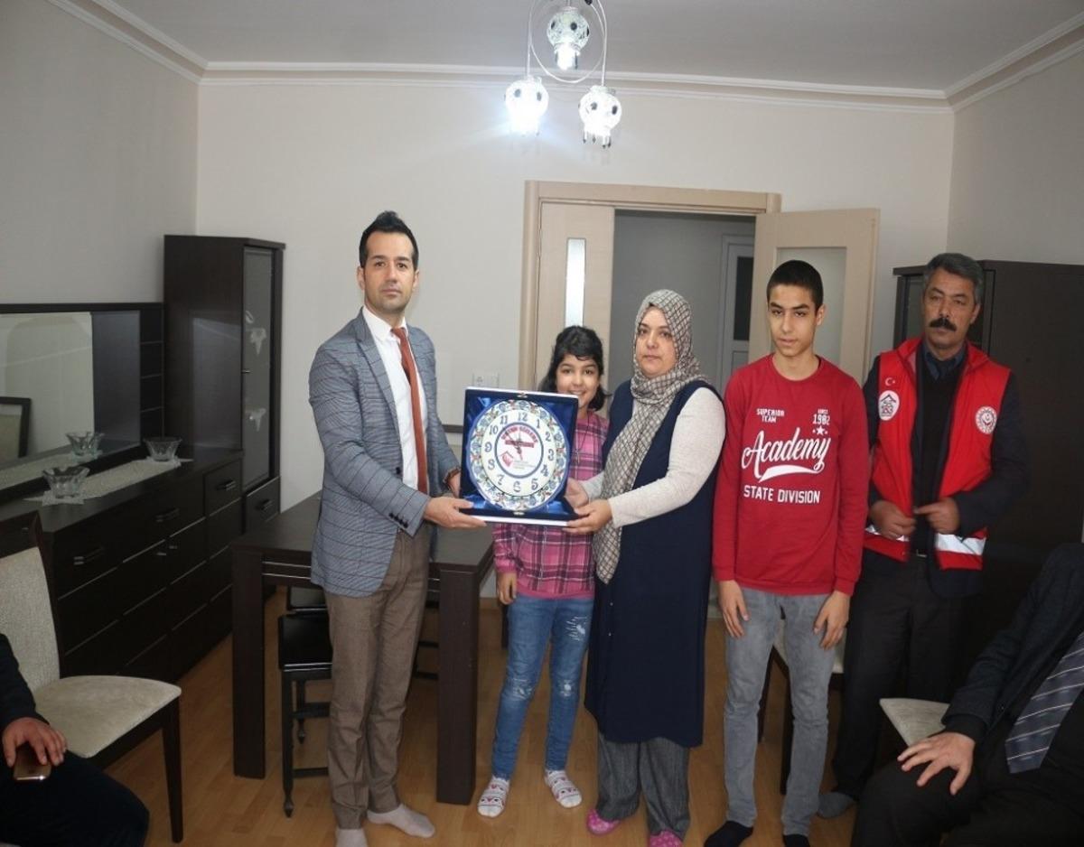 Kaymakamdan şehit annesine: "Devletimizin kapısı daima sizlere a&ccedil;ıktır"