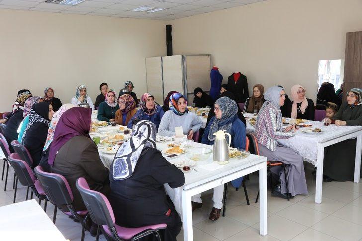 Muzaffer Bıyık Darıcalı kadınlarla buluştu G2