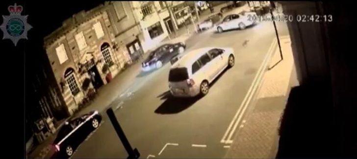 'Ailem bana kızar' dedi, genç kızın evine girip... Korkunç olay! G1