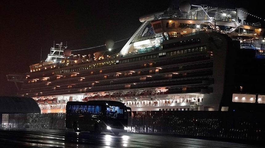 Japonya’daki karantina gemisinde 88 kişide daha virüse rastlandı