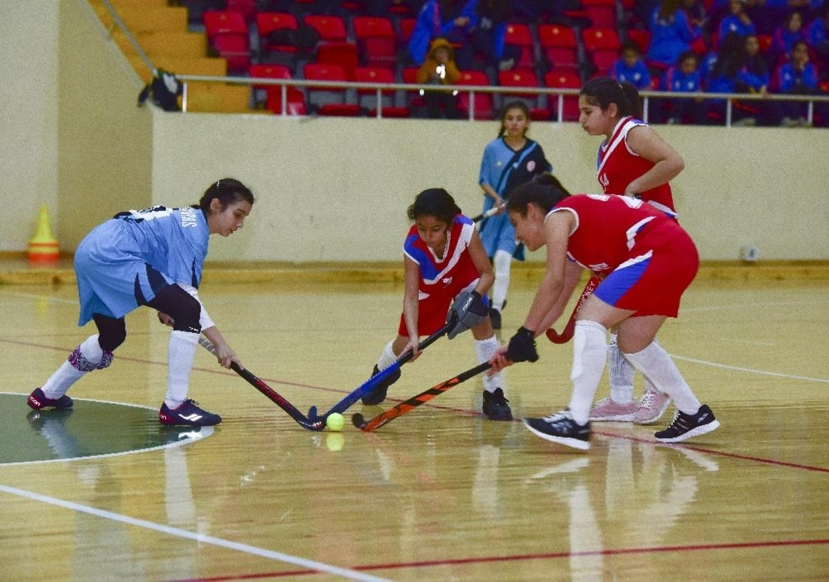 Osmaniye&rsquo;de Anadolu Yıldızlar Ligi Hokey Grup M&uuml;sabakaları