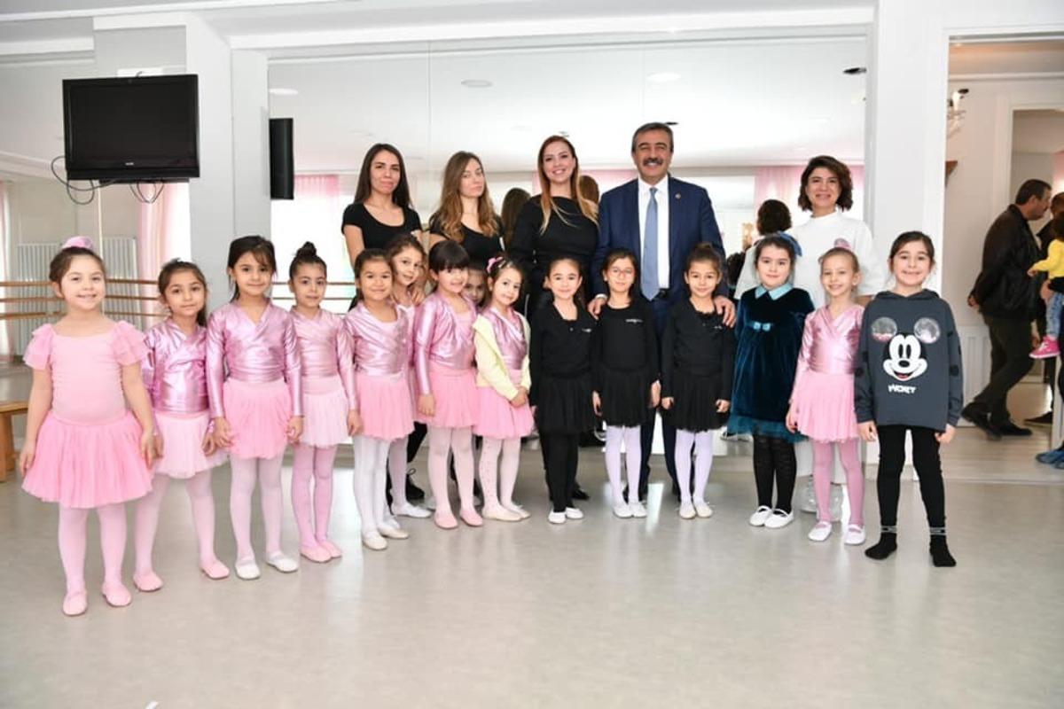 &Ccedil;etin&rsquo;den sanata destek