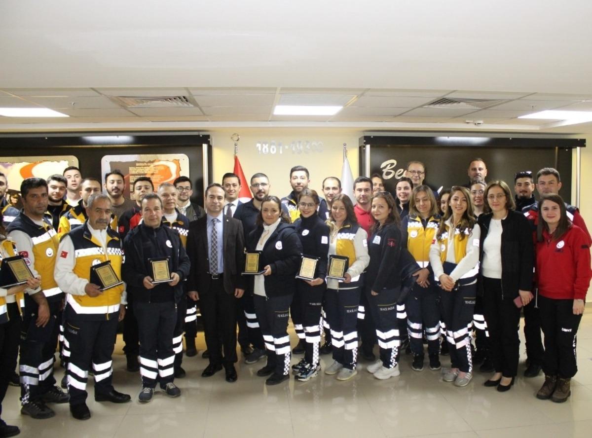 Sınır &ouml;tesi operasyonlarda g&ouml;rev yapan sağlık personeli onurlandırıldı