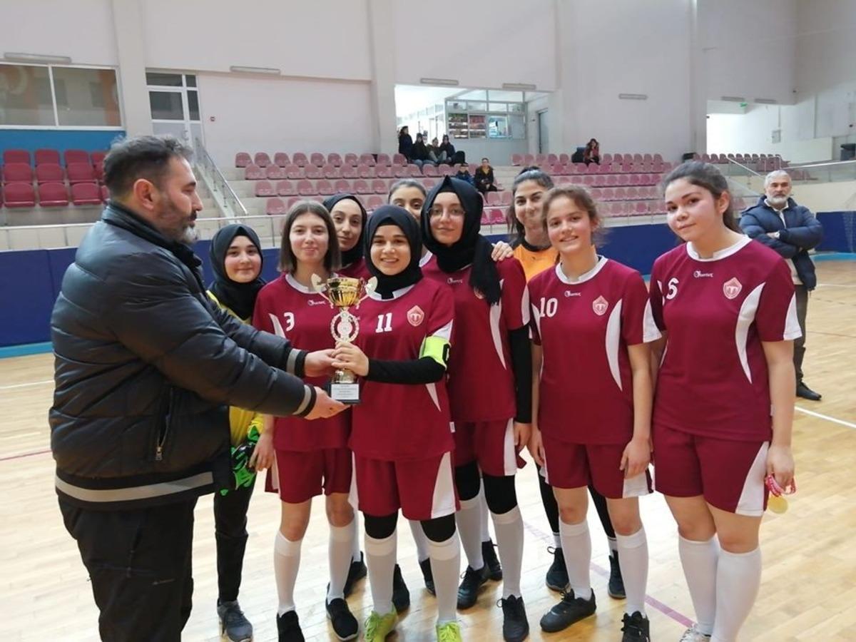 Okullar Arası Gen&ccedil;ler Futsal İl Birinciliği M&uuml;sabakaları Tamamlandı