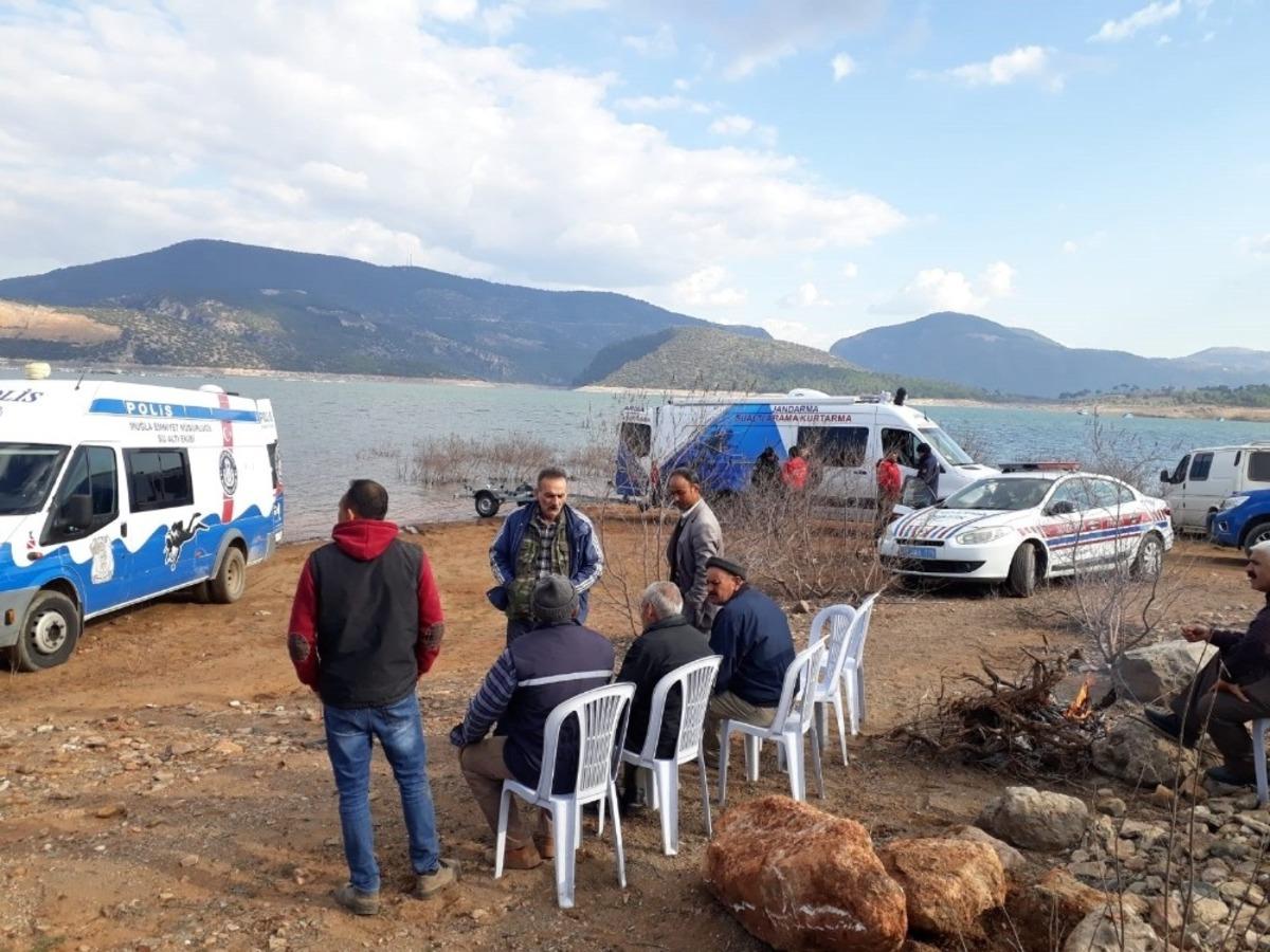 G&ouml;lete d&uuml;şen balık&ccedil;ıyı arama &ccedil;alışmaları devam ediyor