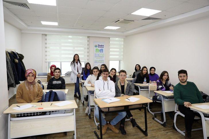 İlkadımlı gençler üniversiteye İLKEM’le hazırlanıyor G4