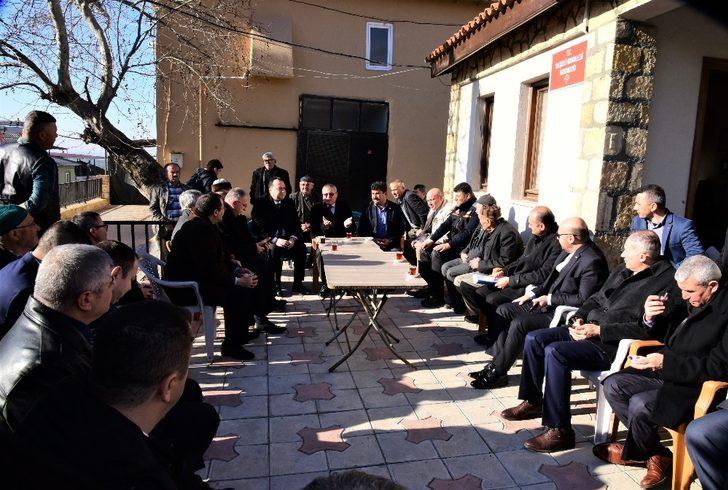 Vali Deniz depremzedelere misafir oldu G4