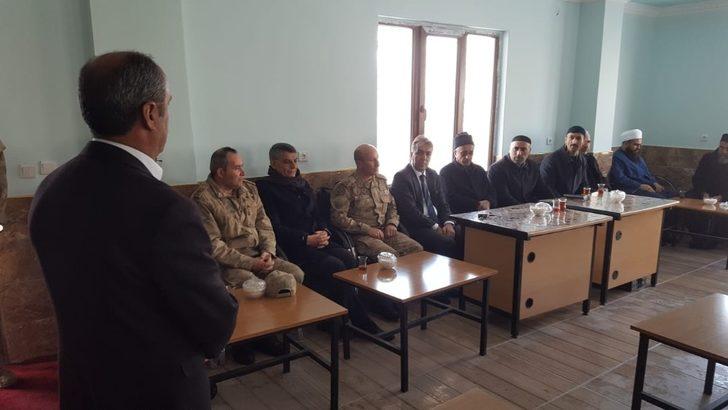 Trafik kazasında hayatını kaybeden aynı aileden 4 kişi toprağa verildi G5