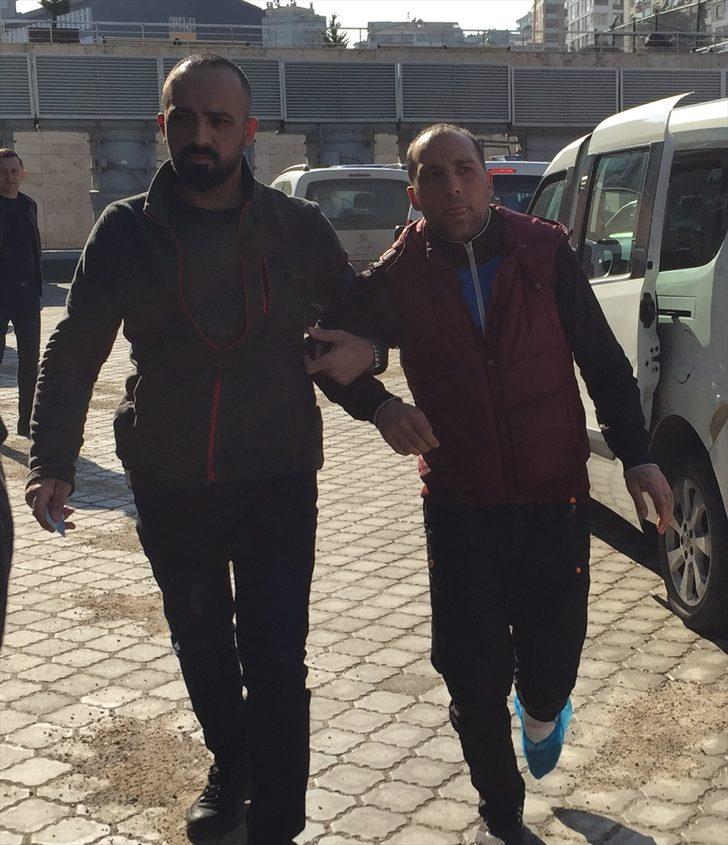 GÜNCELLEME - Kovalamaca sırasında polisin ateş ettiği araçtaki kişi yaralandı G2