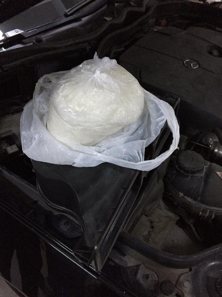 Aküde1 kilo uyuşturucu bulundu G3