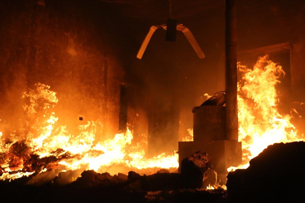 Esad rejimi ve Rus savaş u&ccedil;akları İdlib&rsquo;i vurdu: 3 &ouml;l&uuml;, 9 yaralı