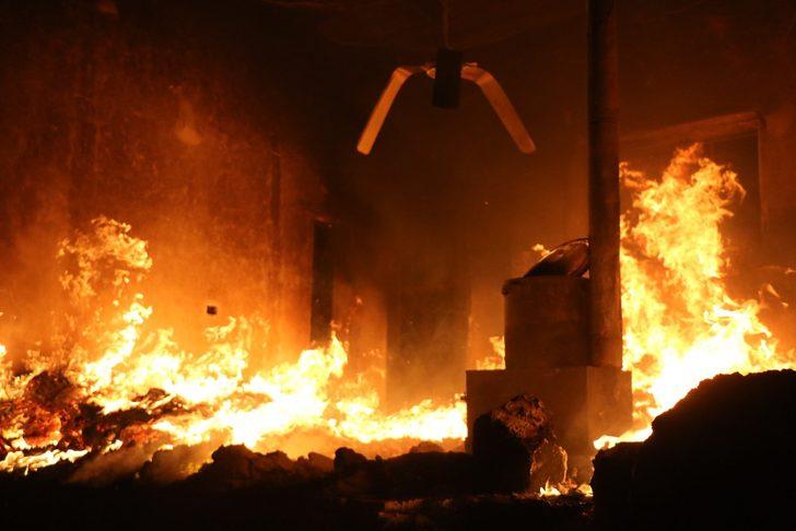 Esad rejimi ve Rus savaş uçakları İdlib’i vurdu: 3 ölü, 9 yaralı G1