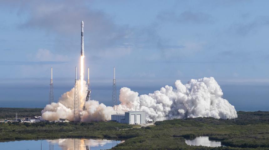 SpaceX ve Space Adventures uzay turizmi tarihini açıkladı