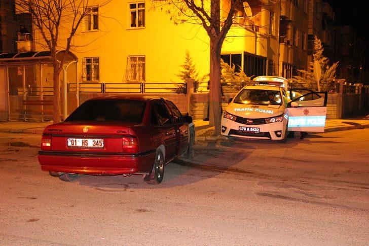 Karaman’da otomobil, polis aracıyla çarpıştı: 3’ü polis 4 yaralı G3