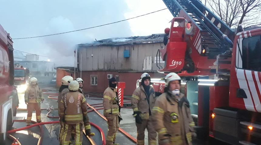 Pendik'te korkutan fabrika yangını