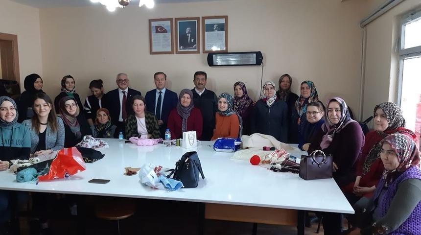 Hem meslek &ouml;ğrenecekler hem de para kazanacaklar