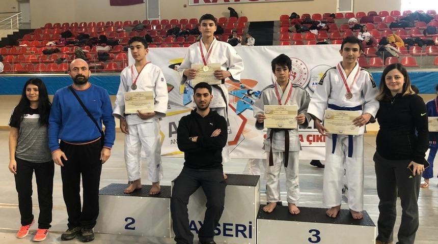 Sivas Judo takımı yarı finale &ccedil;ıktı