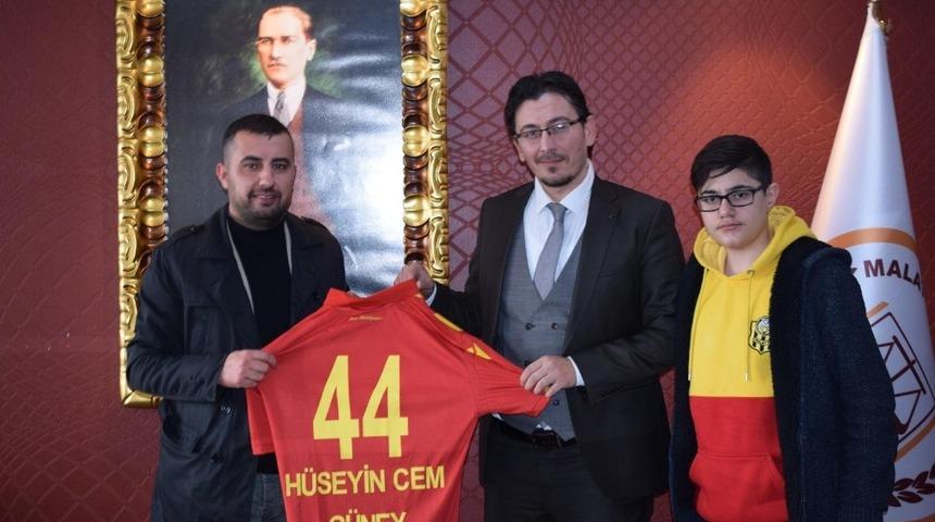 Taraftarlar Derneği Baro Başkanı Han&rsquo;ı da onursal &uuml;ye yaptı