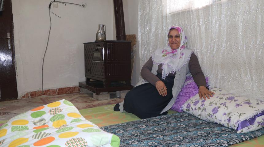 PKK'dan ka&ccedil;an kızı Pelda'ya kavuştu, sobanın yanında onun i&ccedil;in yer yatağı hazırladı