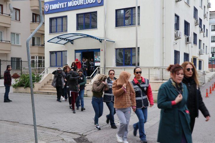 Yalova'da fuhuş operasyonu: 50 gözaltı G2