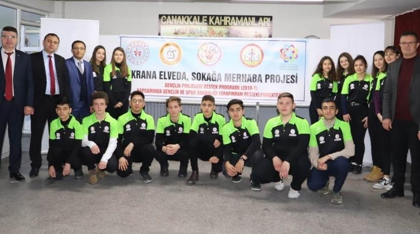 Liseli &ouml;ğrencilerin projesine 18 bin TL&rsquo;lik hibe desteği