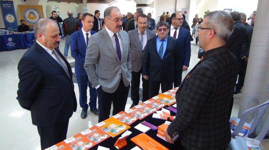 Silifke&rsquo;de &rsquo;Kariyer, Eğitim ve Mesleki Tanıtım Fuarı&rsquo; d&uuml;zenlendi
