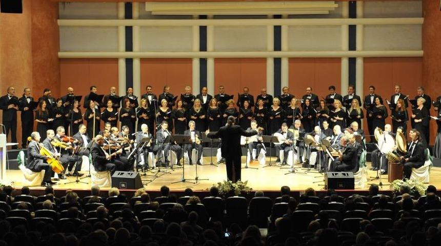 İzmir Devlet Klasik Türk Müziği Korosu'nda maaş soygunu! Hesabına 600 bin lira aktarmış