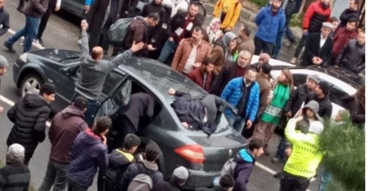 Diyarbakır&rsquo;da korkun&ccedil; kaza! Aracın arka camından i&ccedil;eri girdi