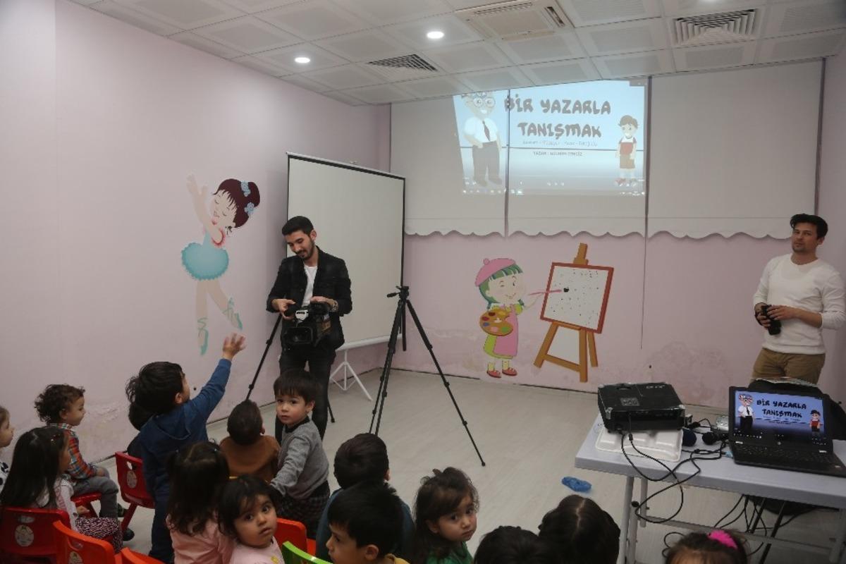 Kreş &ouml;ğrencileri &rsquo;gazetecilik&rsquo; mesleği ile tanıştı