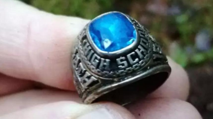 Kaybolan yüzük 47 yıl sonra başka ülkede bulundu!