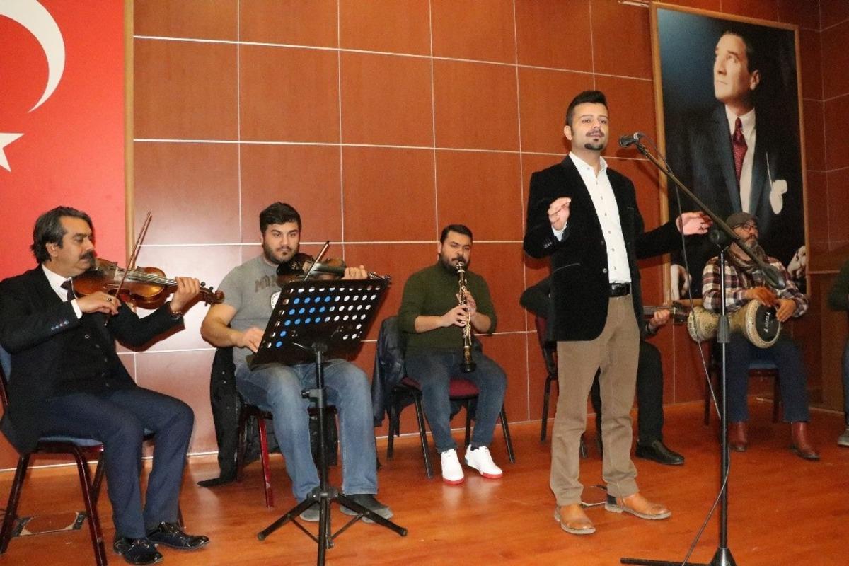 Mersin B&uuml;y&uuml;kşehir Belediyesi koroları konserlere hazırlanıyor