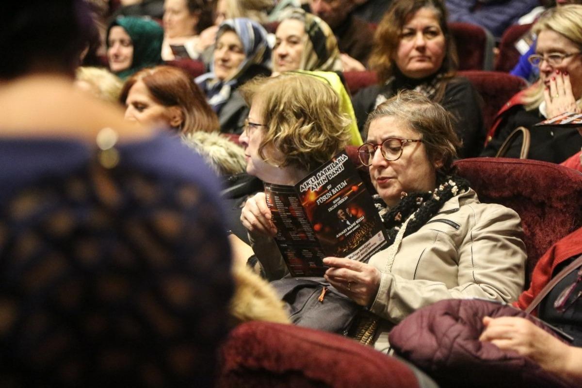 Maltepe&rsquo;de sanat m&uuml;ziği korosundan tango dolu gece