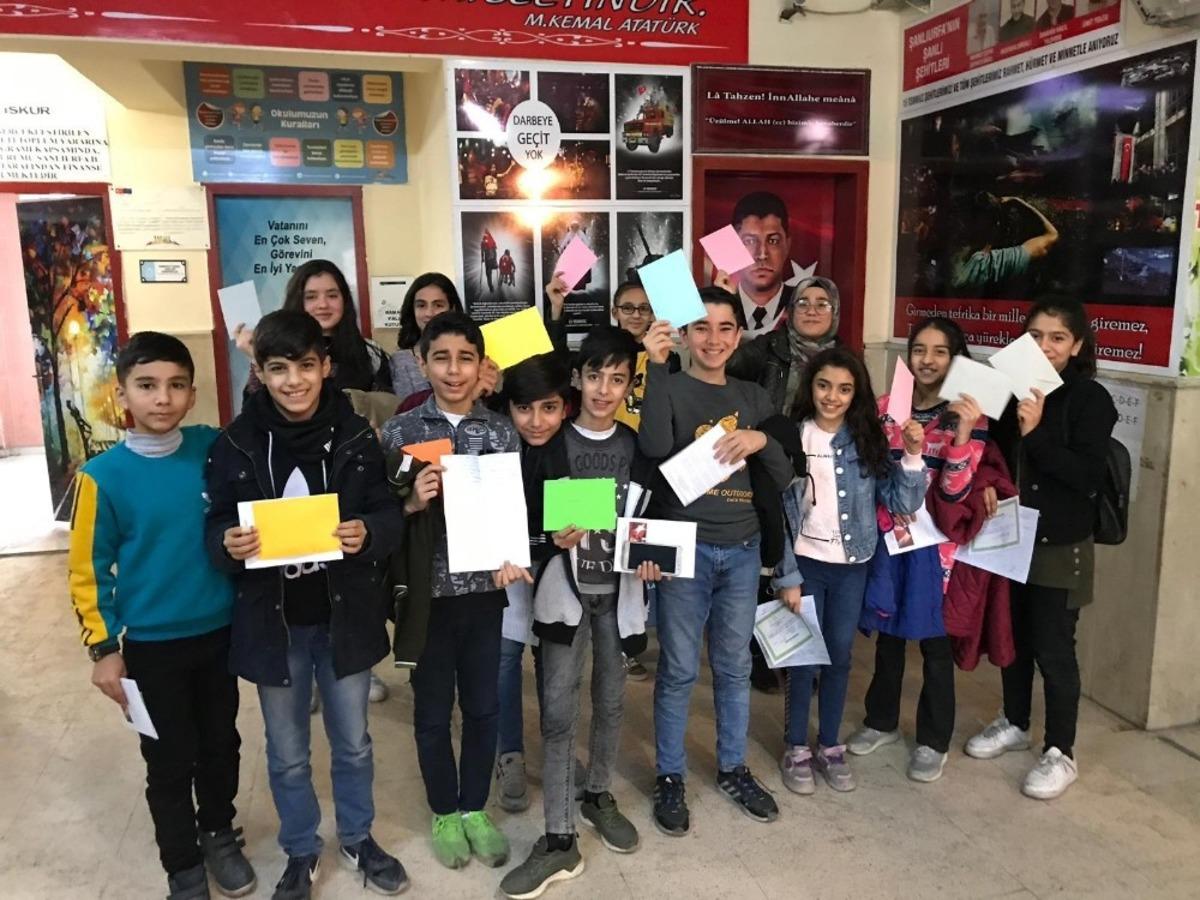 Ortaokul &ouml;ğrencilerinin mektup kardeşliği