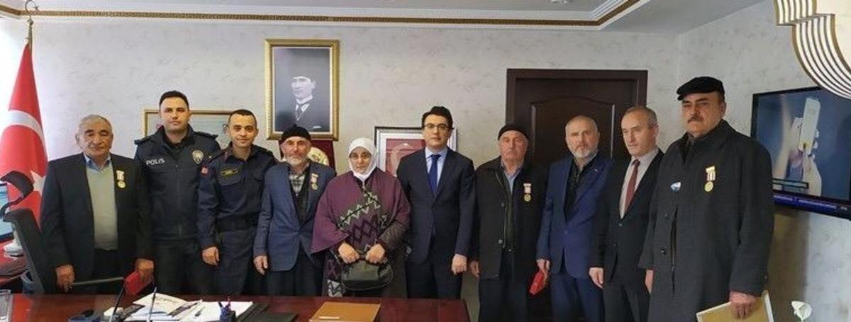 Kıbrıs gazilerine devlet &ouml;v&uuml;n&ccedil; madalyası verildi